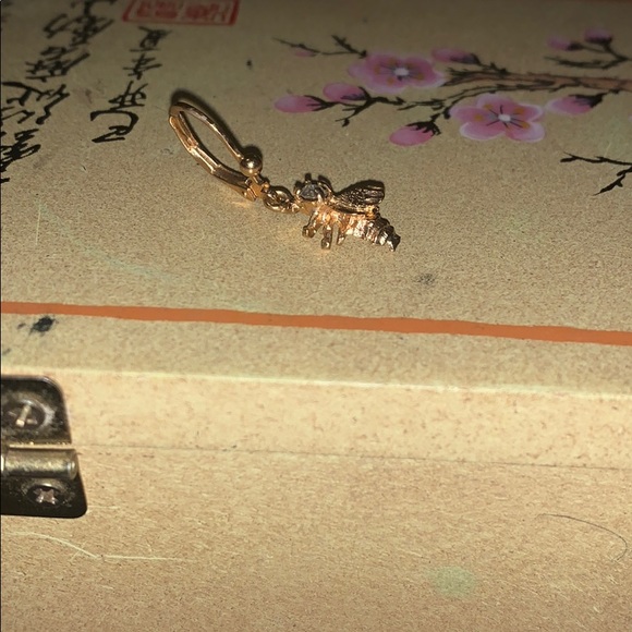 Queen Bee Earrings - Picture 6 of 6